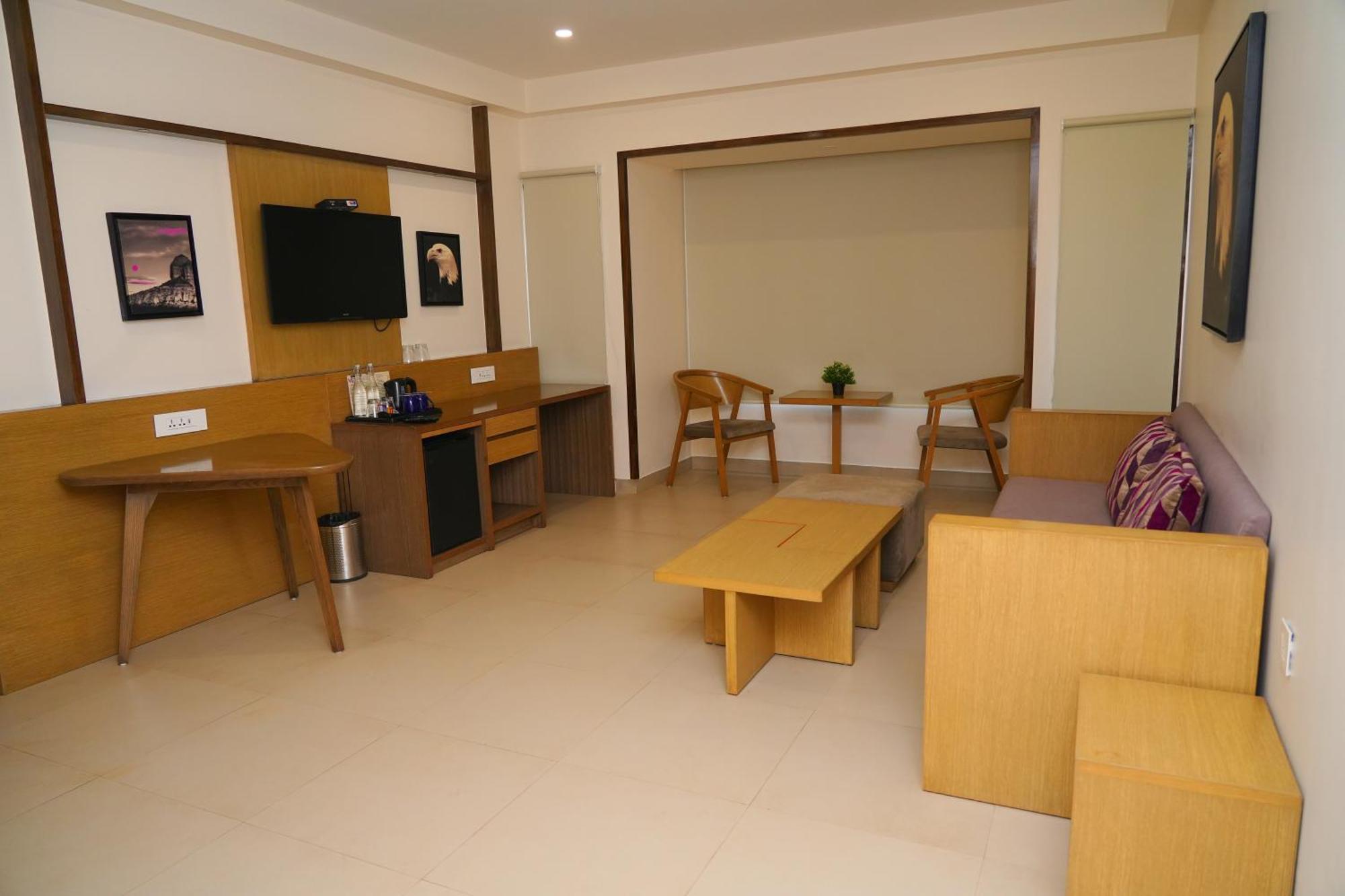 Purple Cloud Hotel Devanahalli Exterior photo