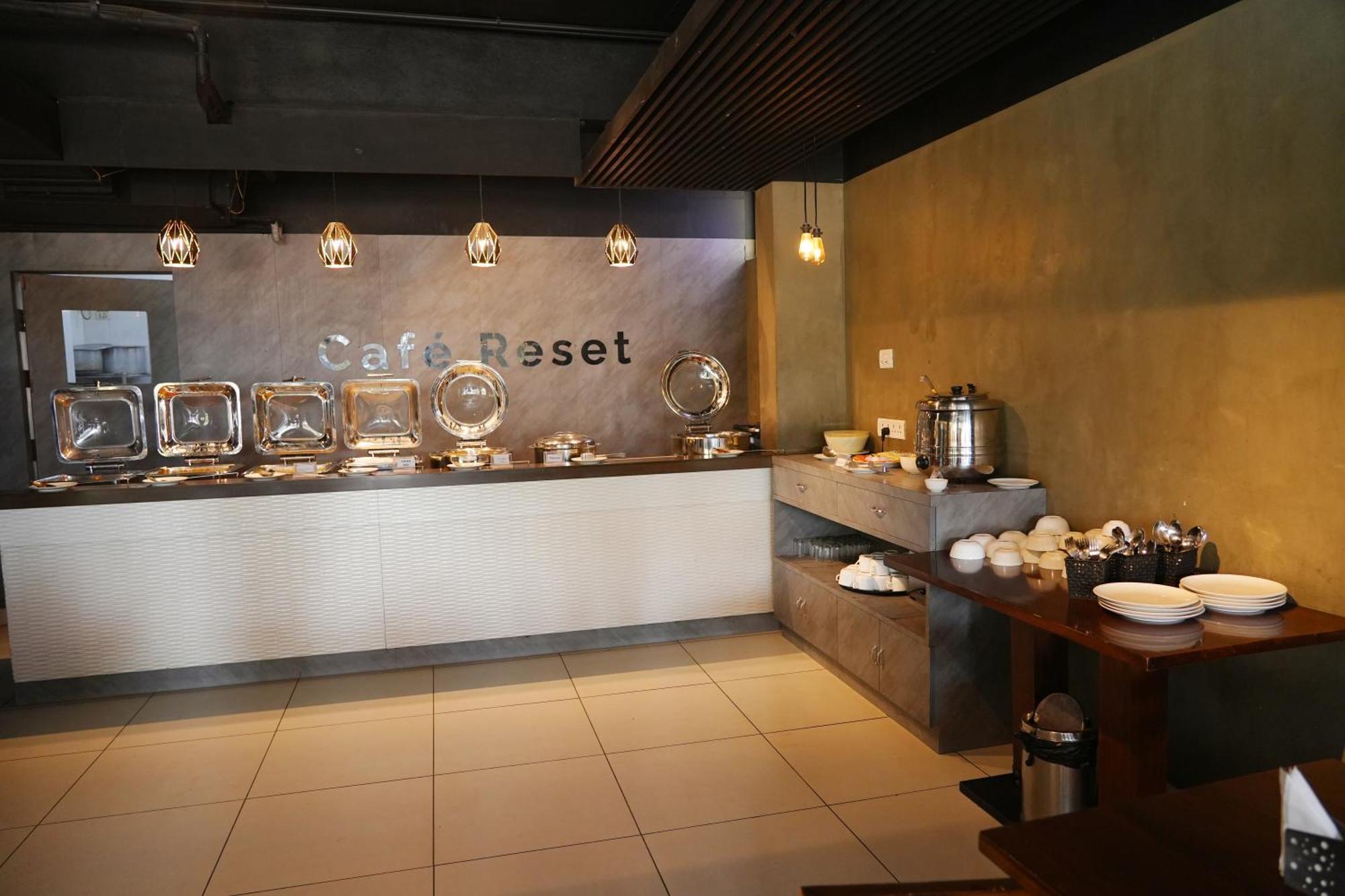 Purple Cloud Hotel Devanahalli Exterior photo