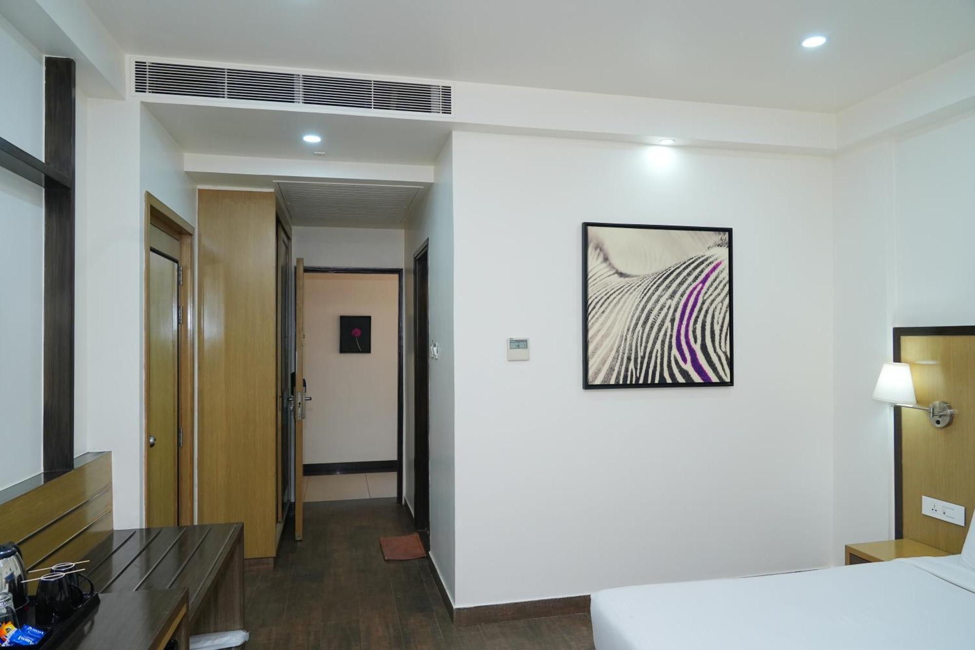 Purple Cloud Hotel Devanahalli Exterior photo